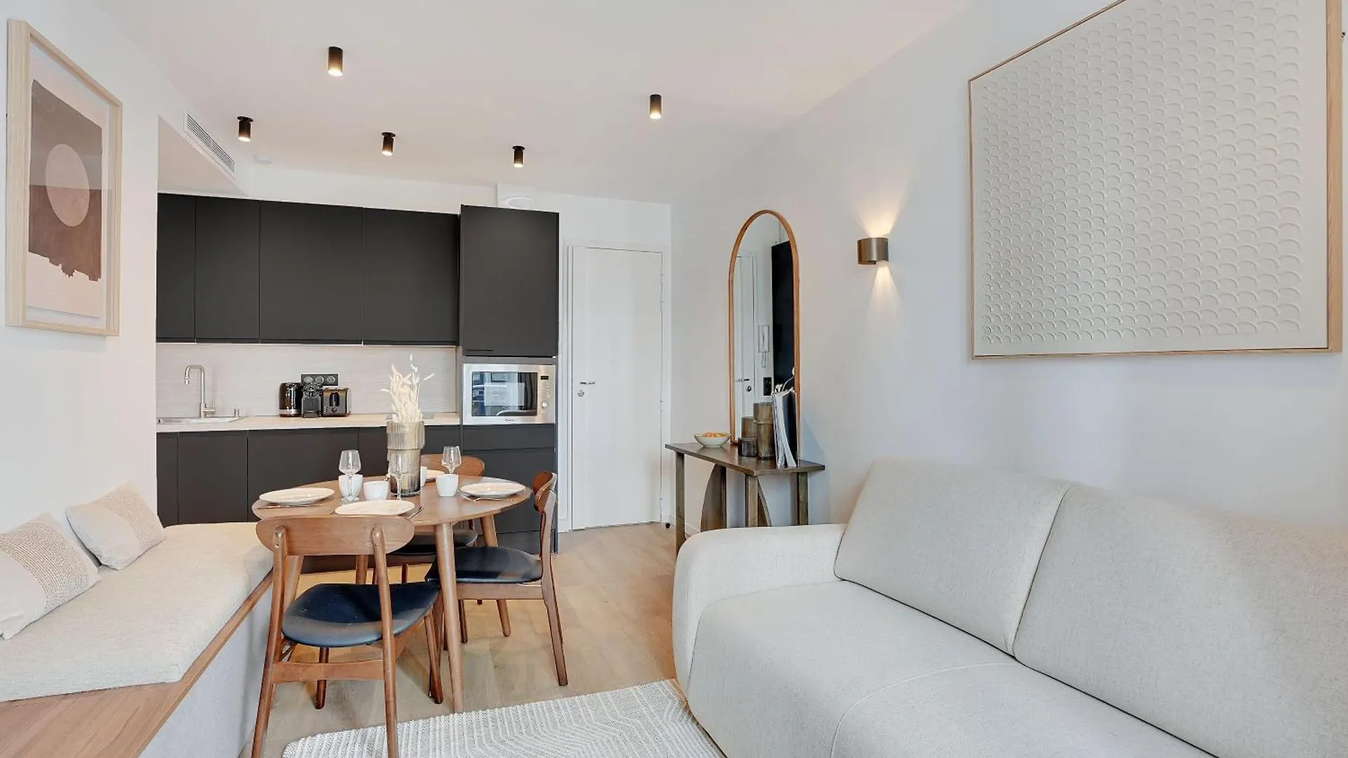 Luxurious Apartment - 2Br-6P - Palais Opera Paris 0*,  France
